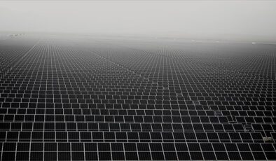 Küresel güneş enerjisi kurulu kapasitesinin yıl sonunda 2 teravatı aşması bekleniyor