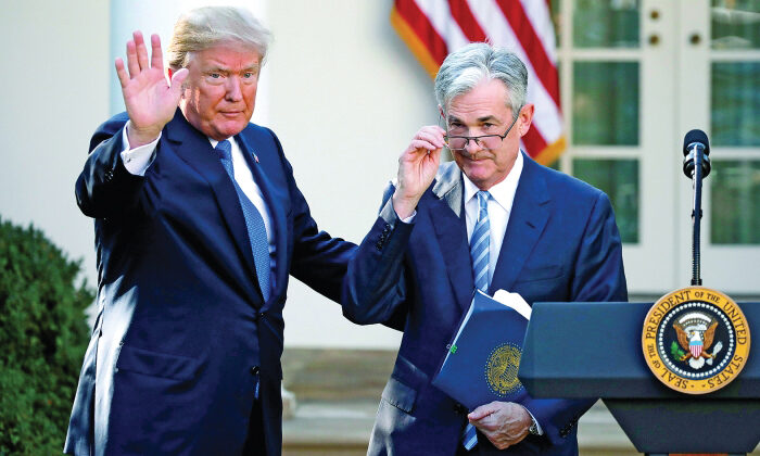 Trump, Powell’ı görevden almayacak