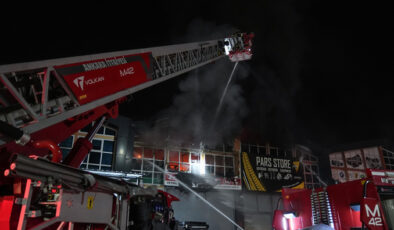 Başkent Oto Sanayi Sitesi’nde yangın çıktı