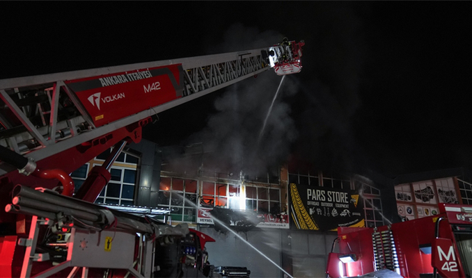 Başkent Oto Sanayi Sitesi’nde yangın çıktı