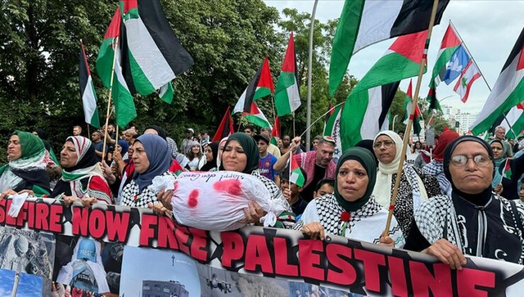 Berlin’de Filistin’e destek yürüyüşü düzenlendi