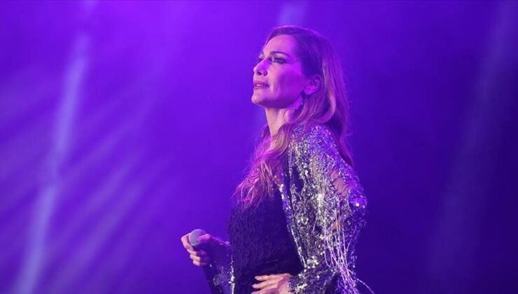 Yunan şarkıcı, Türk bayrağından rahatsız oldu, sahneye çıkmadı