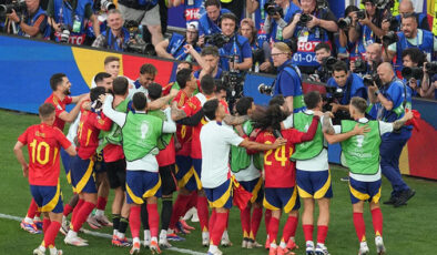 Almanya engelini aşan İspanya adını yarı finale yazdırdı