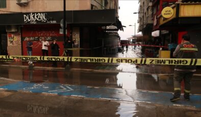 İzmir’de yağmur felaketi: 2 kişi elektrik akımına kapılarak öldü