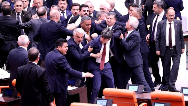 Meclis’te kavga: Vekiller birbirine girdi