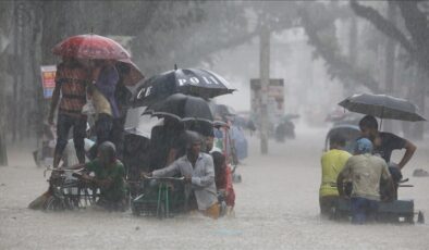 Bangladeş’te sel sularının çekilmemesi yaklaşık 500 bin kişiyi olumsuz etkiledi
