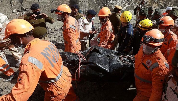Hindistan’da yıldırım düşmesi sonucu 63 kişi öldü
