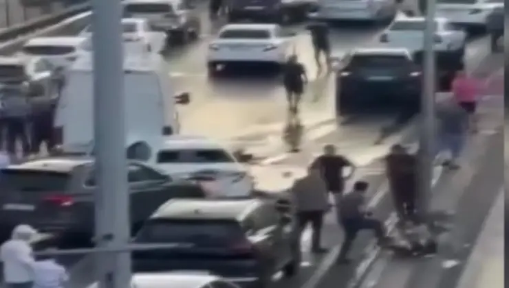 İstanbul’da zincirleme kaza: 10 araç birbirine girdi, çok sayıda yaralı var