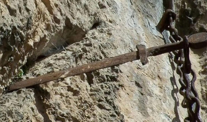 1300 yıllık efsanevi kılıç kayboldu