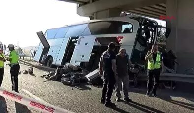 Ankara’da yolcu otobüsü üst geçide çarptı: 9 can kaybı, 26 yaralı