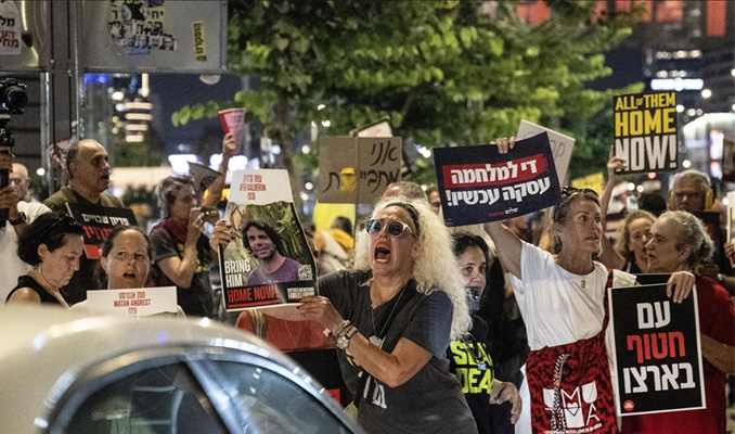 İsrailliler Tel Aviv’de yine sokaklardaydı