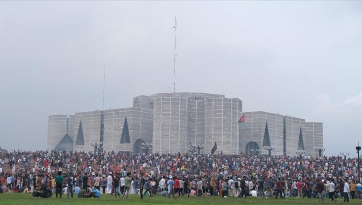 Bangladeş’te Cumhurbaşkanı parlamentoyu feshetti