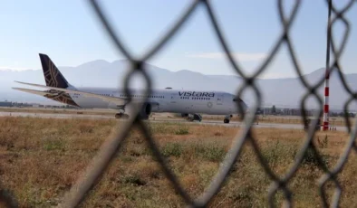 Bomba ihbarı nedeniyle Erzurum’a zorunlu iniş yapan uçakta bekleyiş sürüyor